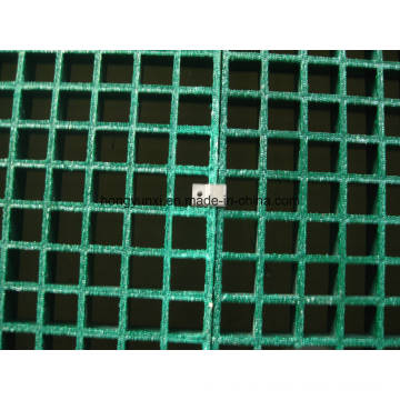 Rejillas de pultrusión de fibra de vidrio como plataforma en ambiente corrosivo